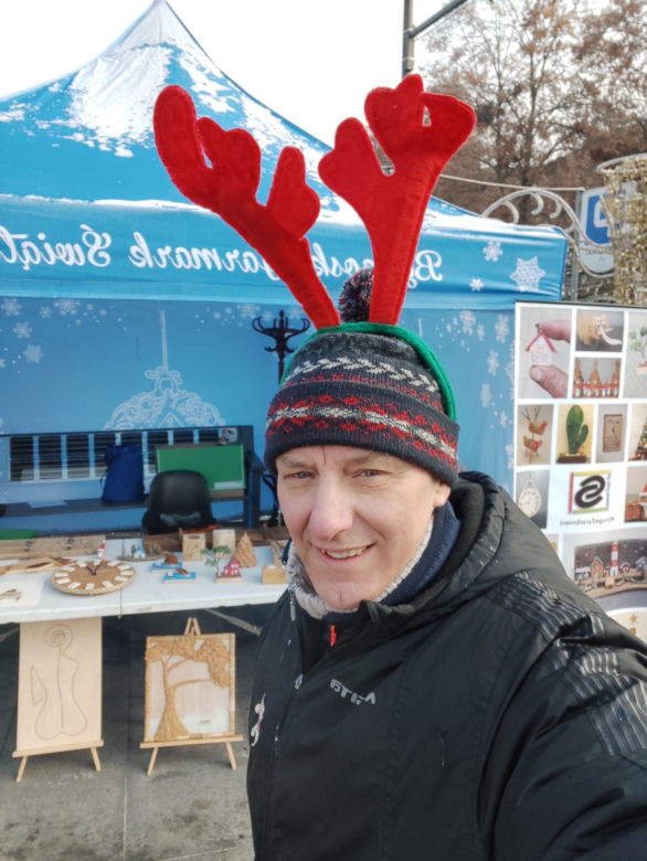 Niebieski namiot rozstawiono w czwartek, 15 grudnia