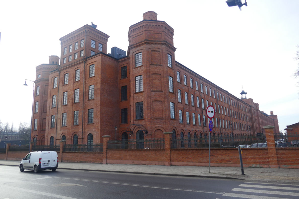 Prestiżowy apartamentowiec spłynął krwią. Katem młodej pary był ich kolega