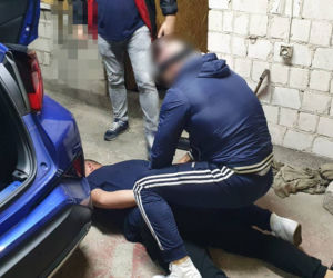Rozgrabił toyotę na części. Złapali go na gorącym uczynku