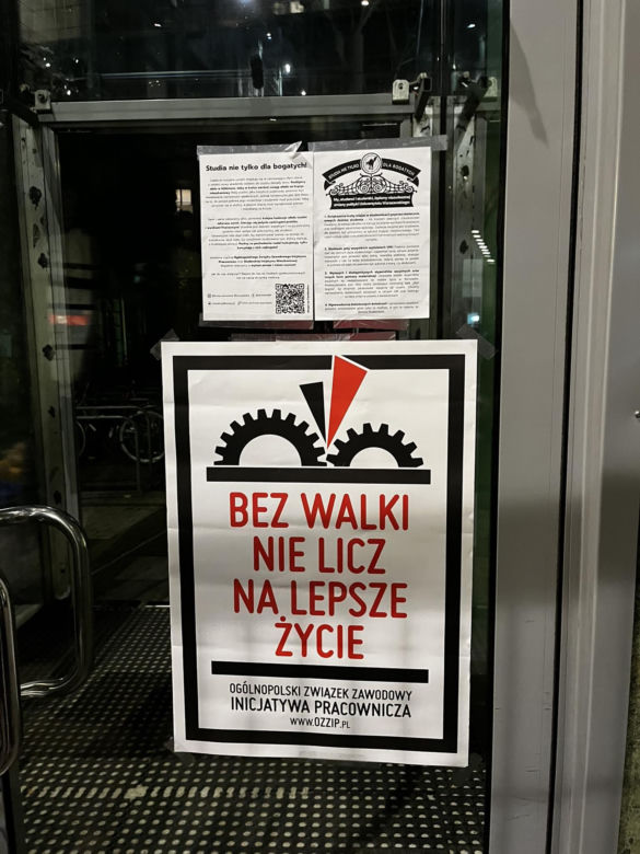 Nocny protest studentów w BUW