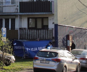 Łódź: Półtoraroczna dziewczynka wypadła z okna wieżowca. Ojciec był wtedy w kuchni