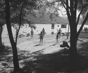 Golizna na plaży w czasch PRL