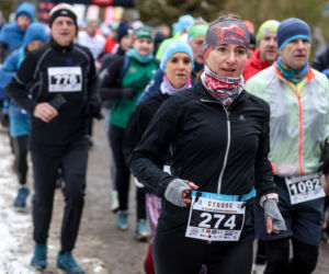 Wystrzał startera zamiast szampana. Tłumy powitały Nowy Rok na XX Śląskim Maratonie Noworocznym Cyborg