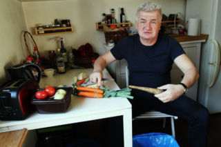 Piotr Ikonowicz chwali krótszy czas pracy. Nie ufa jednak Tuskowi