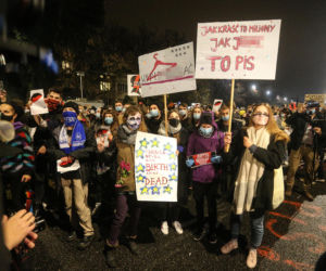 Nocne protesty pod domem Jarosława Kaczyńskiego