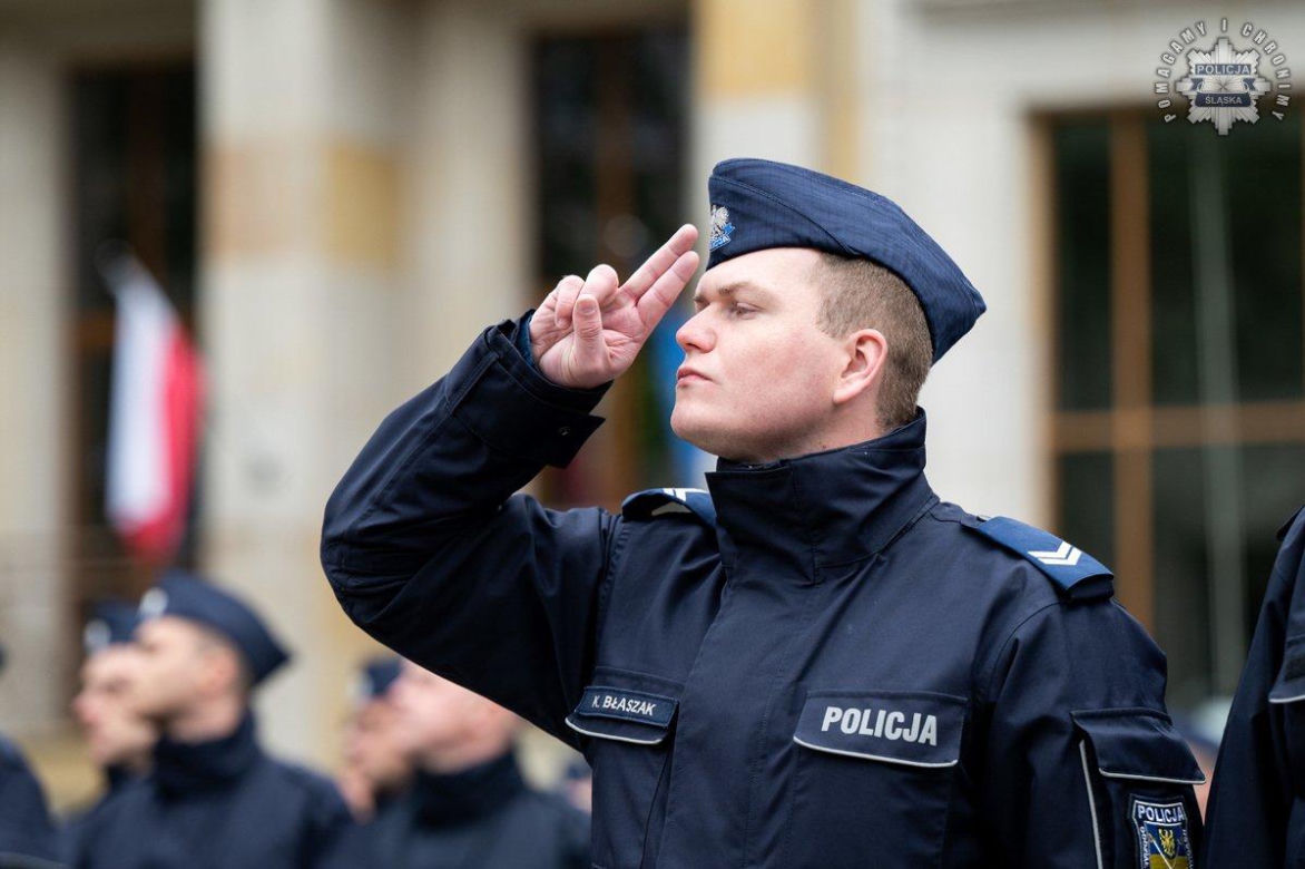 Policjantki i policjanci złożyli ślubowanie. 126 funkcjonariuszy zasiliło śląski garnizon