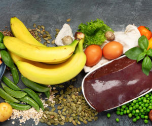 To jedzenie wpływa na włosy i koncentrację. 10 produktów z biotyną, które masz pod ręką