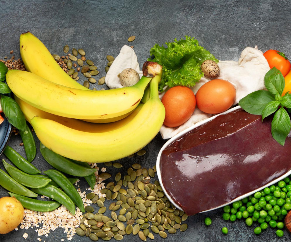 To jedzenie wpływa na włosy i koncentrację. 10 produktów z biotyną, które masz pod ręką