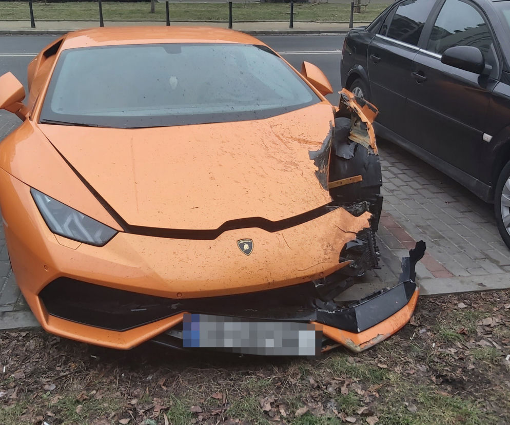 Warszawa. Rozbite lamborghini bez kolejnych części! Złodzieje nie mają litości. Właściciel odnaleziony?