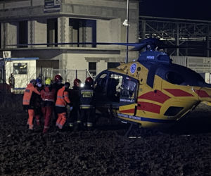 Potrącenie pieszego. W akcji śmigłowiec LPR. Poszkodowany jest w stanie krytycznym