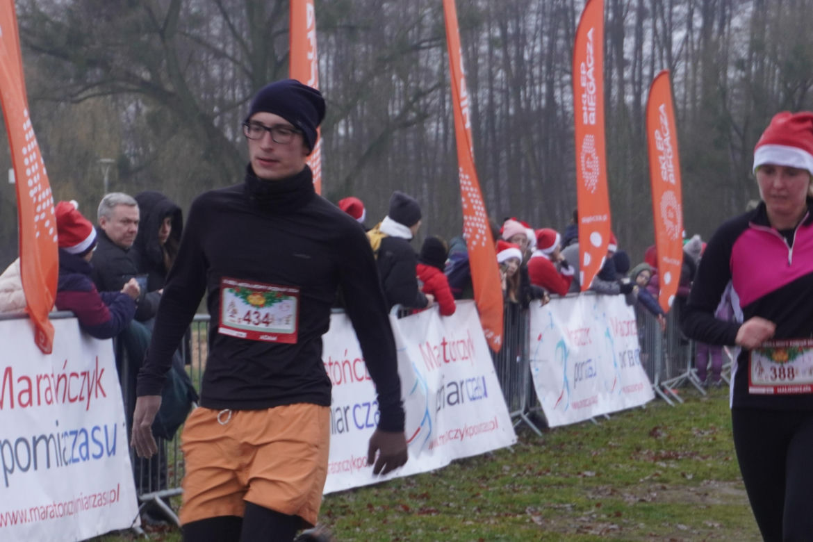 11. Bieg Mikołajkowy nad Jeziorem Strzeszyńskim w Poznaniu