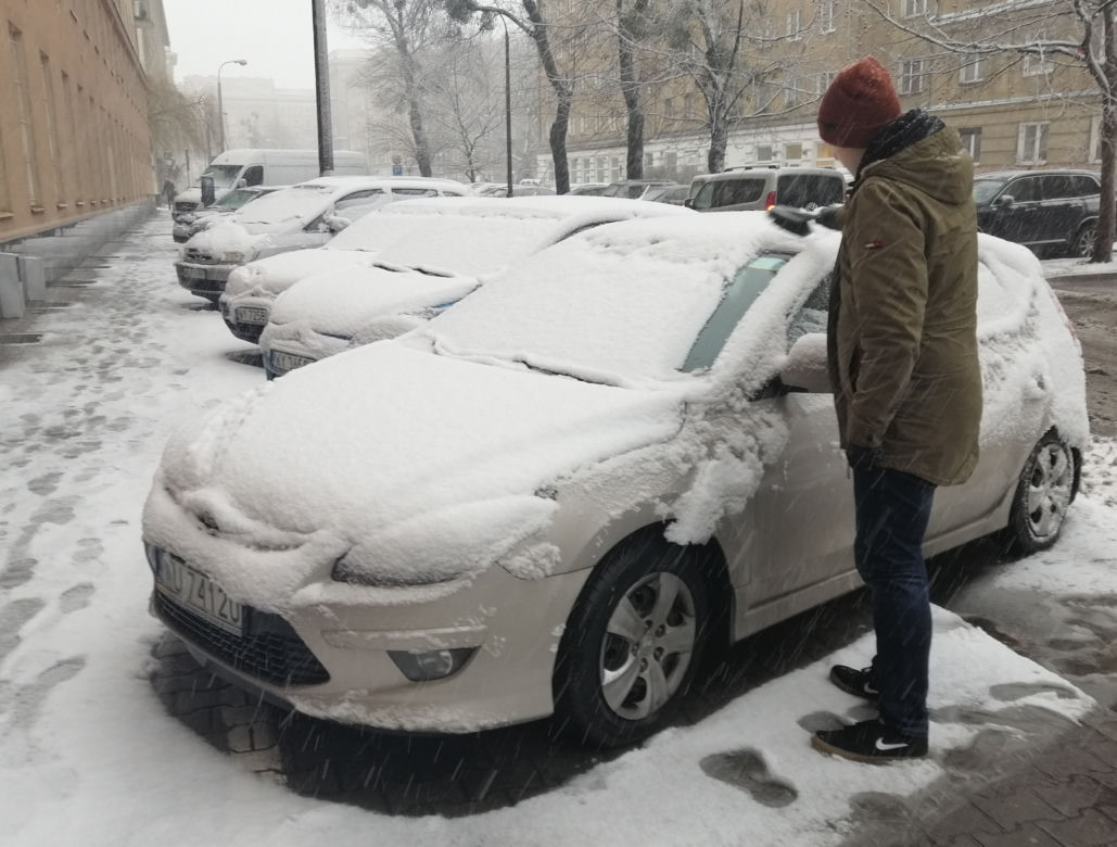 Śnieg zaskoczył Warszawę