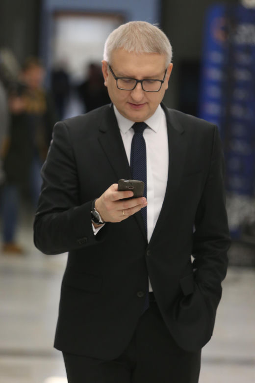 Wyleciał z PiS przez romans z piękną Izabelą. Twierdziła, że jest "zboczeńcem" i "wcieleniem diabła".