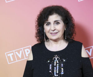 Eleni w żałobie. Nie żyje bardzo ważny członek jej zespołu. Pracowali razem wiele lat