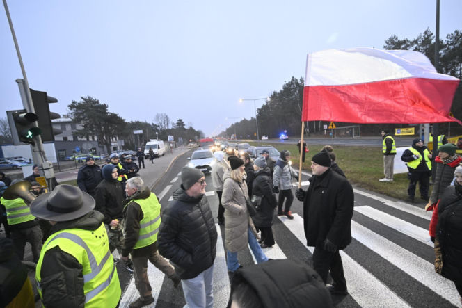 Mają dość korków, chcą buspas. W godzinach szczytu protestowali na pasach