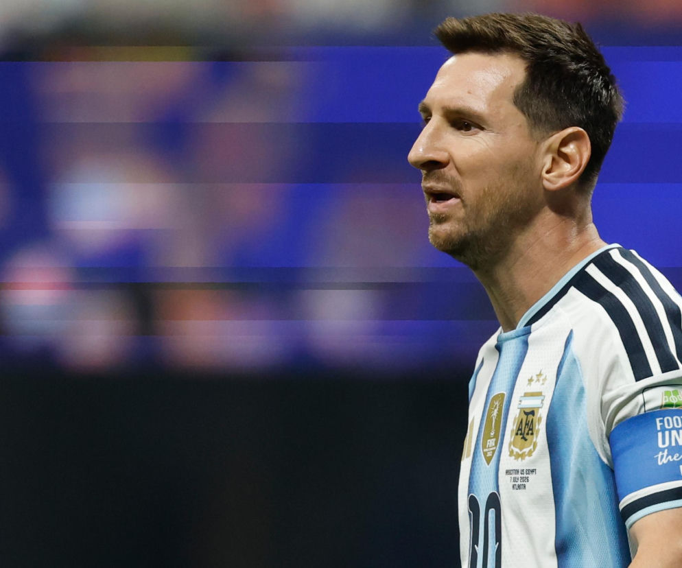 Piłkarz Lionel Messi w barwach reprezentacji. O zawieszeniu jego kariery przeczytasz na SE.