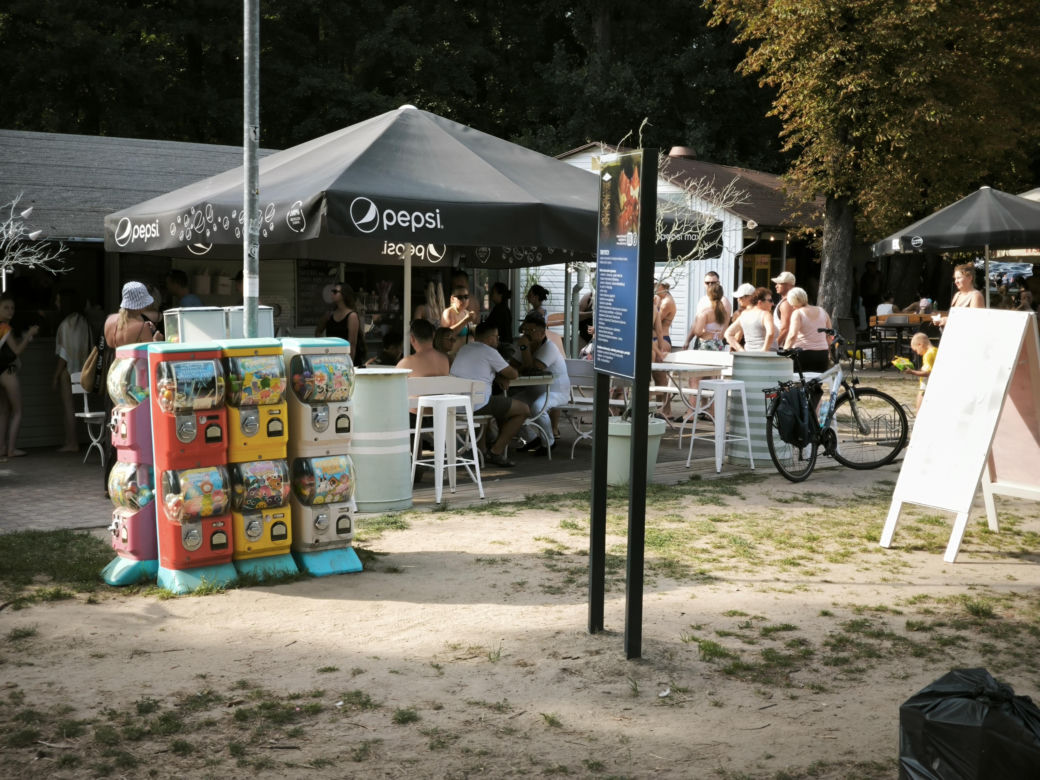 Długi sierpniowy weekend na plaży w Osiecznej