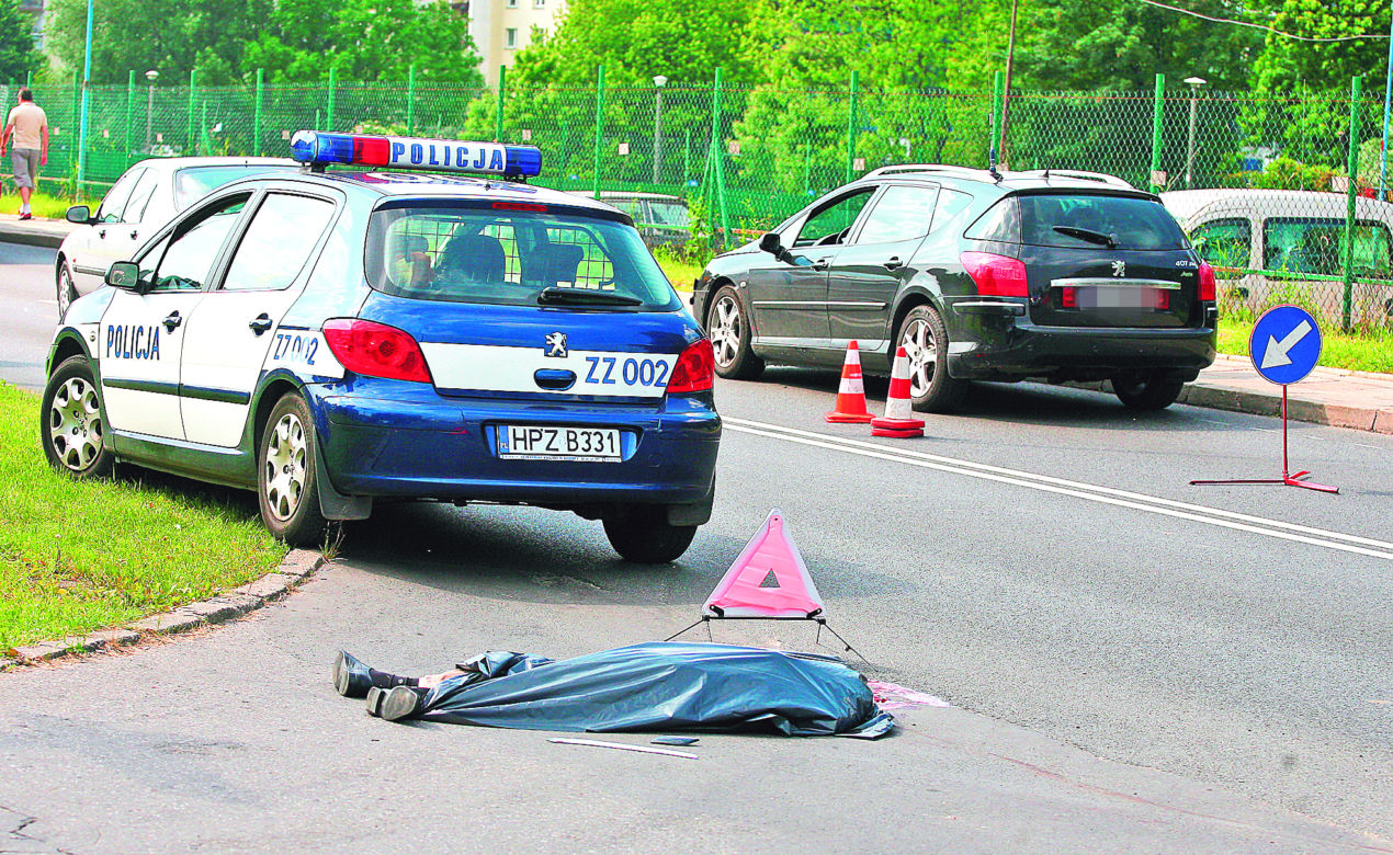 Na czerwonym giną ludzie