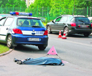Na czerwonym giną ludzie