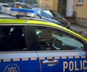 Dramat na szpitalnym parkingu. Młody kierowca potrącił pieszego. Nie żyje 58-latek