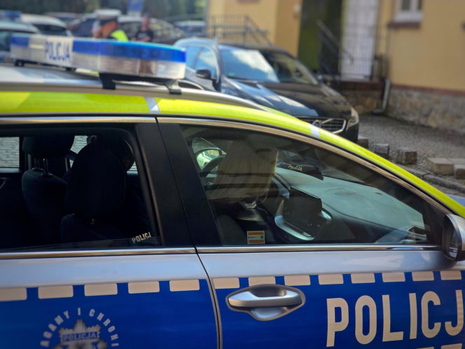 Dramat na szpitalnym parkingu. Młody kierowca potrącił pieszego. Nie żyje 58-latek