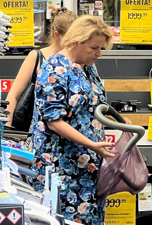 Katarzyna Bosacka sprząta po mężu senatorze 