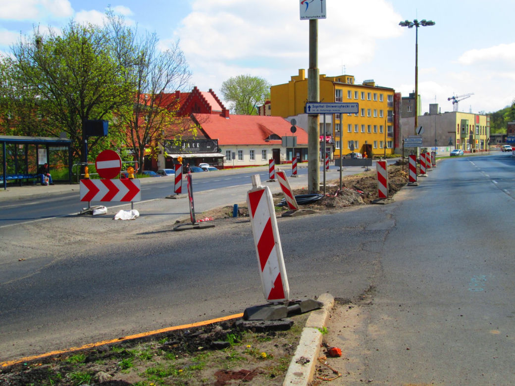 Budowa buspasu na Wałach Jagiellońskich zmierza ku końcowi [ZDJĘCIA]