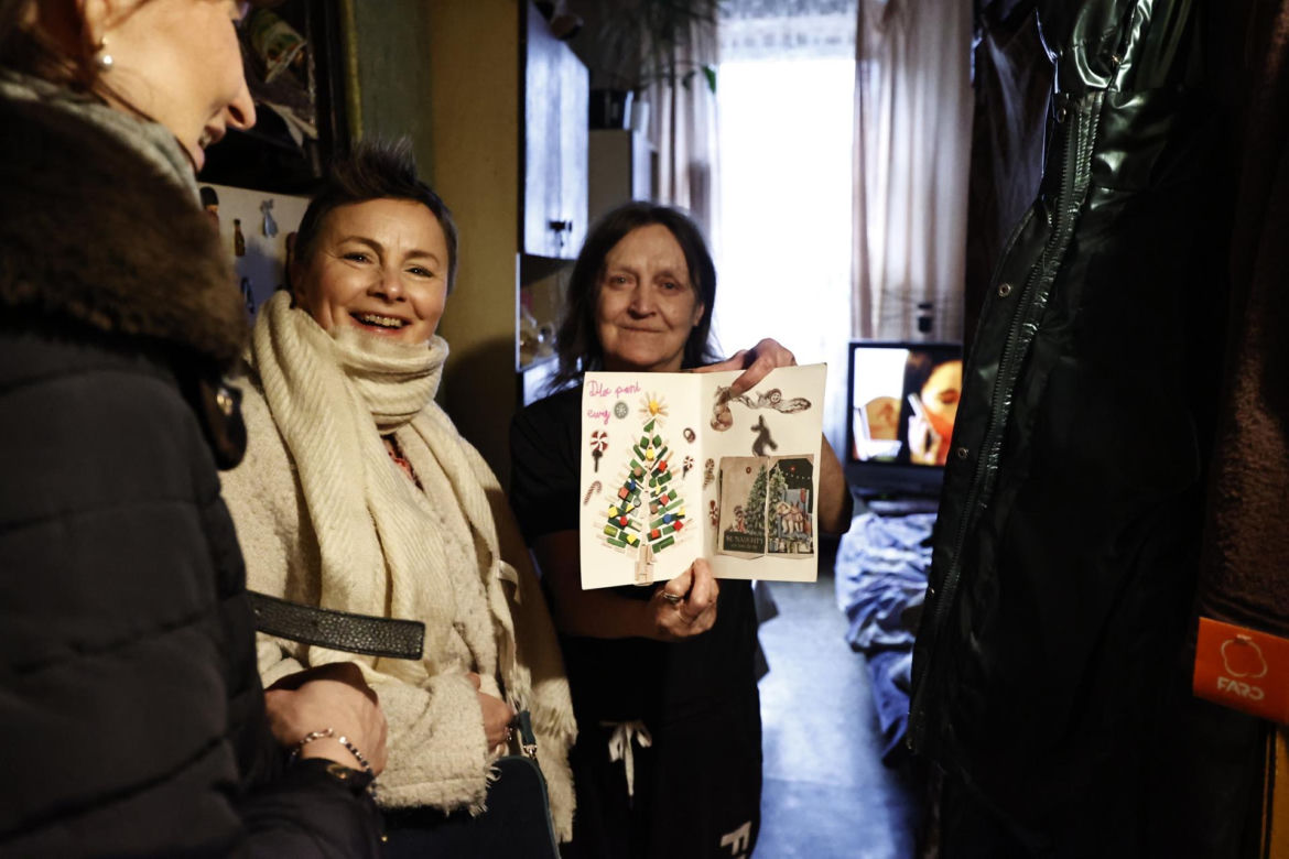 Zanieśliśmy Wigilię seniorom na Pradze. Ekipa "Super Expressu" razem ze stowarzyszeniem "Otwarte Drzwi"