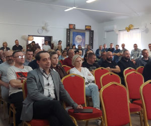 Spotkanie w sprawie budowy masztu 5 G w Płoskiem