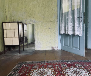 Remont drewnianej chaty w Tropiu (woj. małopolskie)