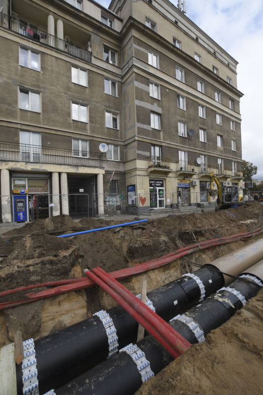 Pięć dni będą bez ogrzewania i ciepłej wody. Mieszkańcy cierpią przez budowę tramwajarzy 