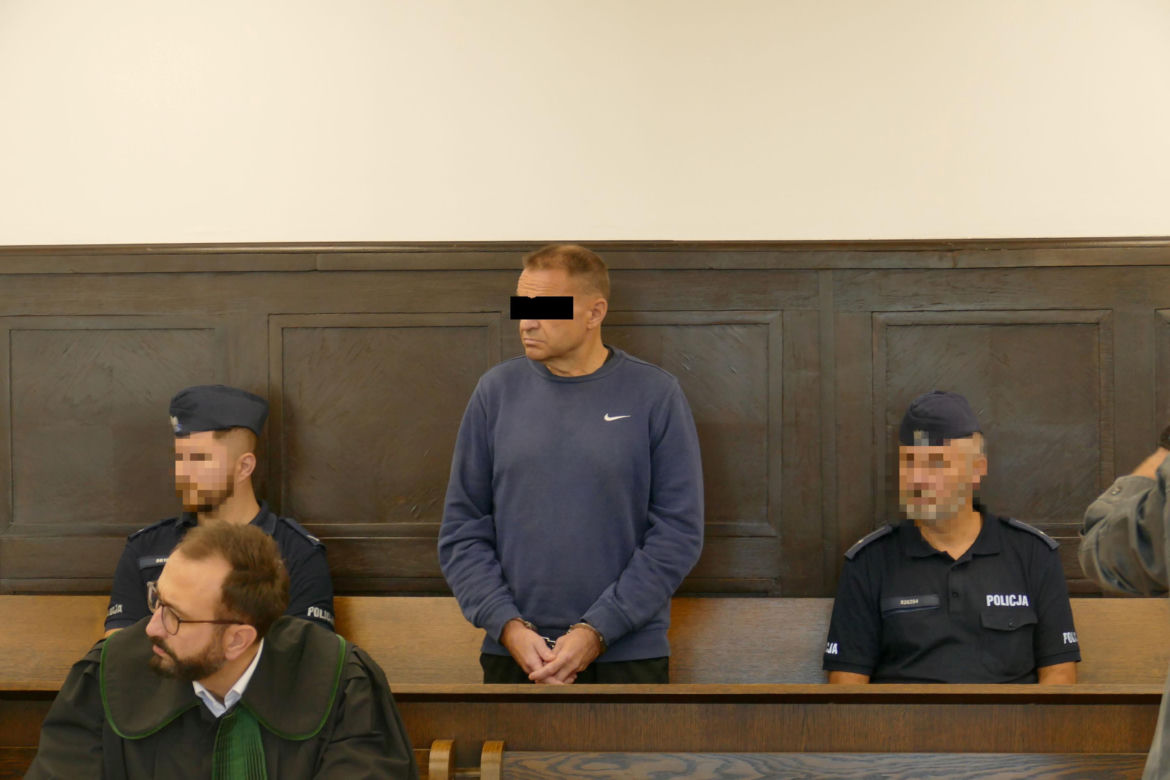 Zadał Darkowi kilkadziesiąt ciosów maczetą