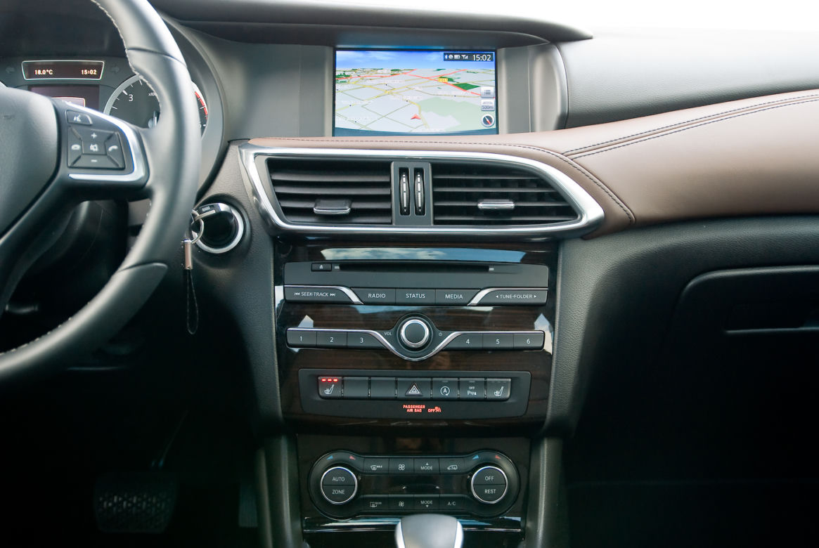 Infiniti QX30
