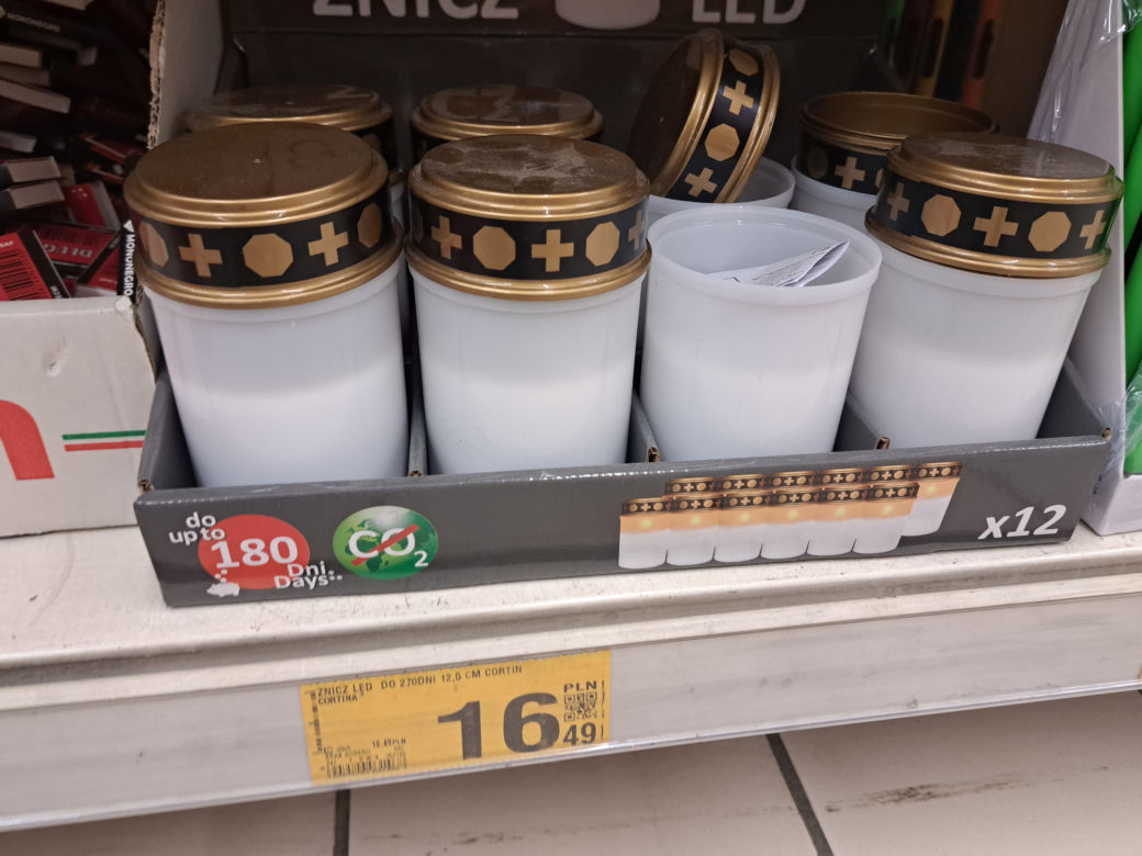Wszystkich Świętych 2023. Ile trzeba zapłacić w Krakowie za znicze?