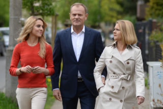 Zapytano Kasię Tusk o wypasiony kabriolet z jej zdjęć! Odpowiedź? Mistrzostwo!