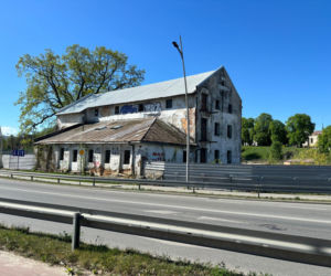 Płot na graffiti w centrum Nowego Sącza
