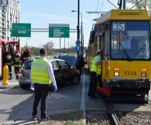 Samochód zderzył się z tramwajem na Puławskiej
