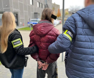 Chcieli obciąć mu palec i przypalać palnikiem! Torturowany 37-latek wyskoczył przez okno