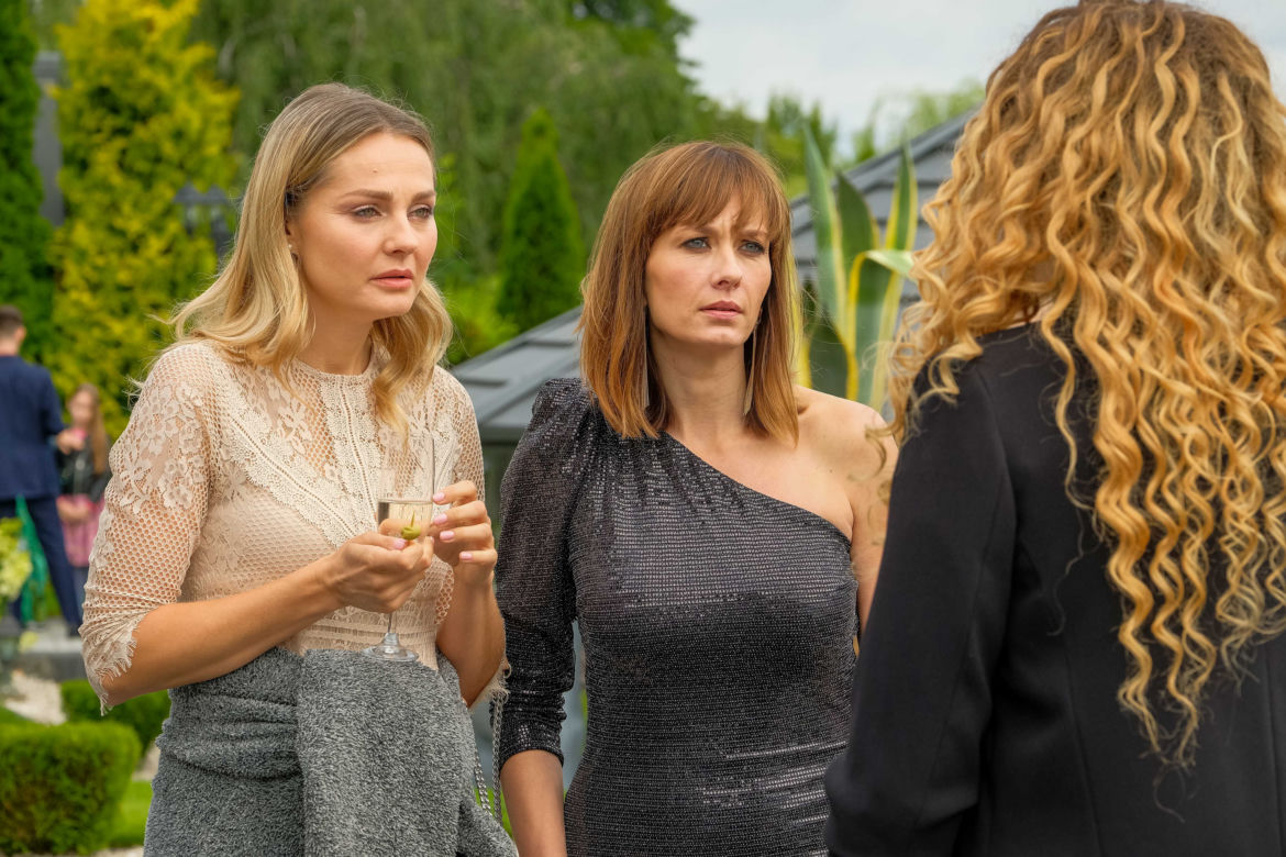 Przyjaciółki, odc. 170: Inga (Małgorzata Socha), Zuza (Anita Sokołowska), Patrycja (Joanna Liszowska)