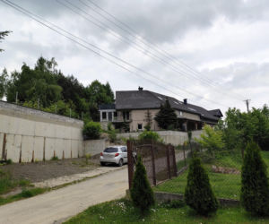 Pacjentki porzuciły konwencjonalną terapię, by „leczyć się” lampami. Szaman z Małopolski nie trafi za kraty