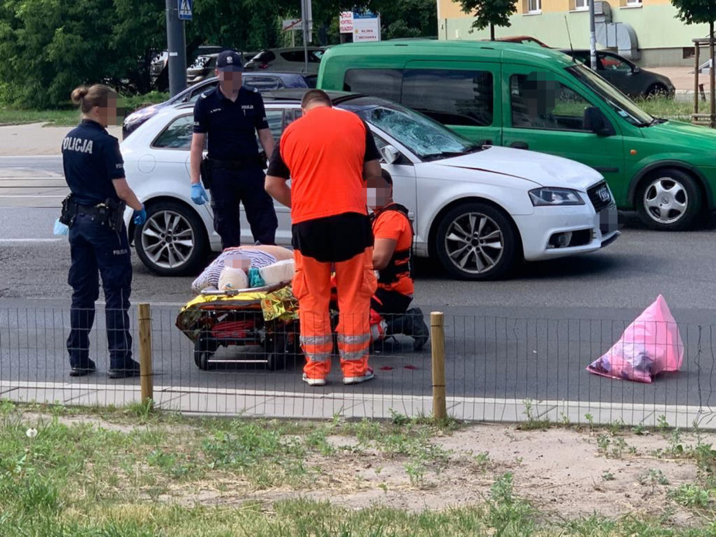 Makabryczny wypadek na Obozowej. Audi spowodowało masakrę na pasach
