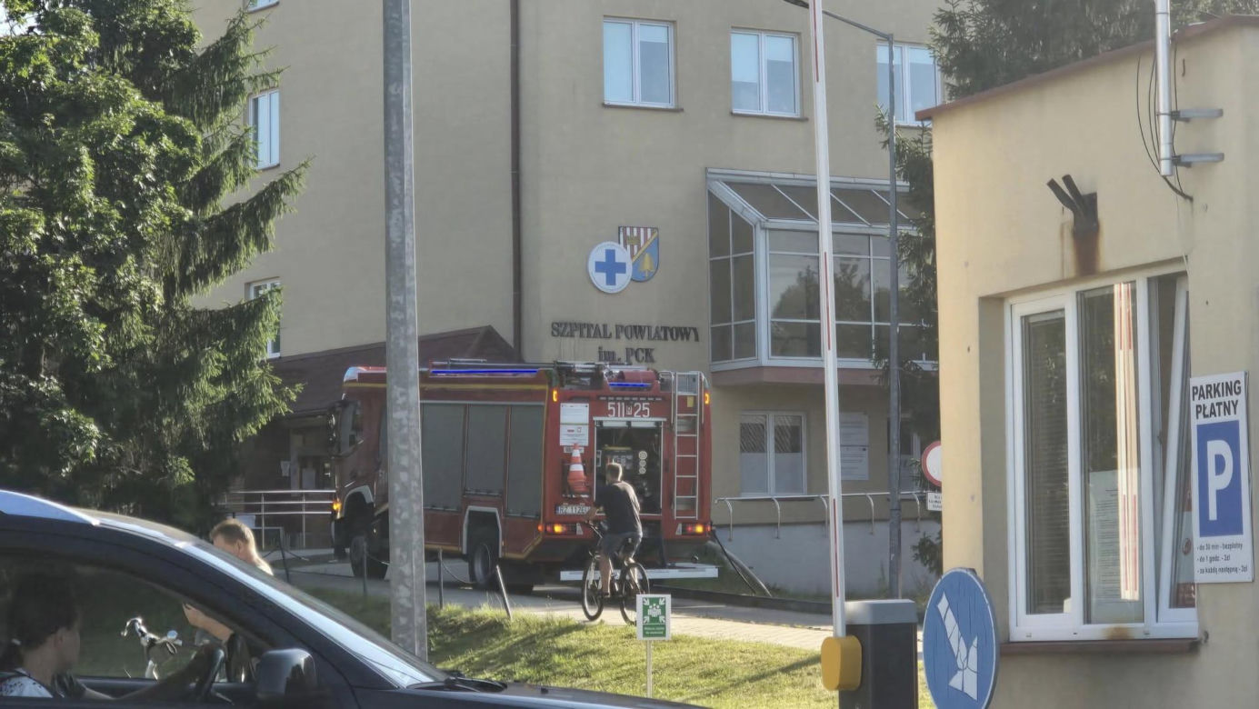 Nisko. Ogień trawił karetki 