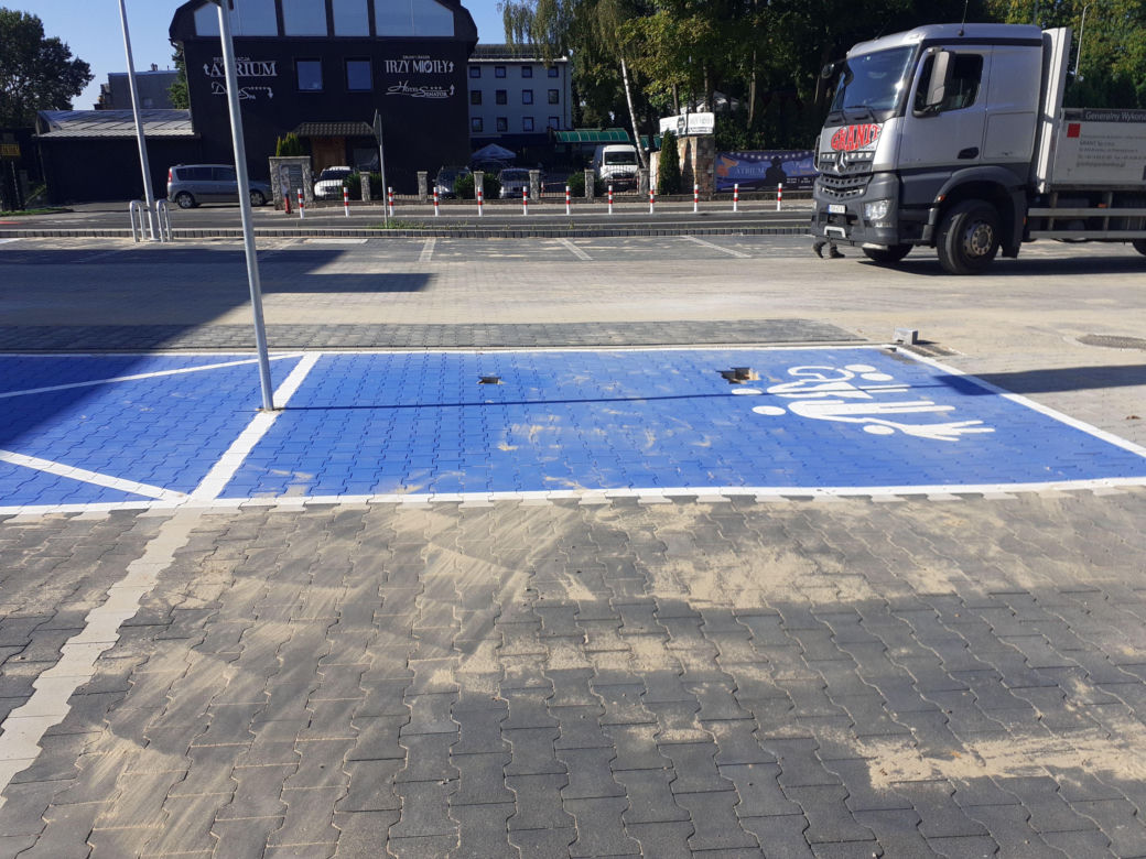 Budowa sklepu Aldi w Starachowicach na finiszu