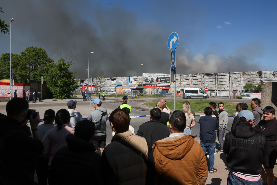 Pożar centrum handlowego w Warszawie