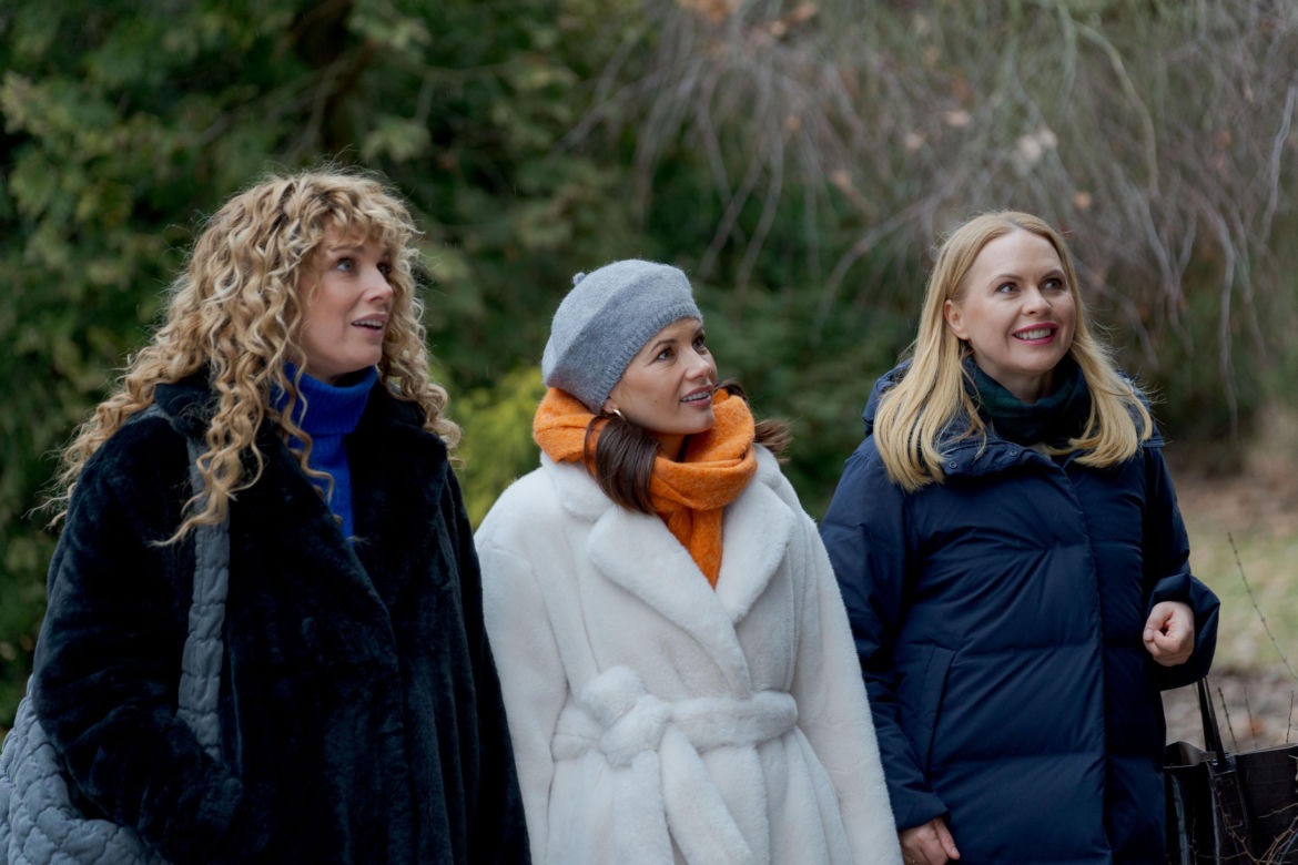 Przyjaciółki 25 sezon odc. 292. Anka (Magdalena Stużyńska), Inga (Małgorzata Socha), Patrycja (Joanna Liszowska), Dorotka (Agnieszka Sienkiewicz)