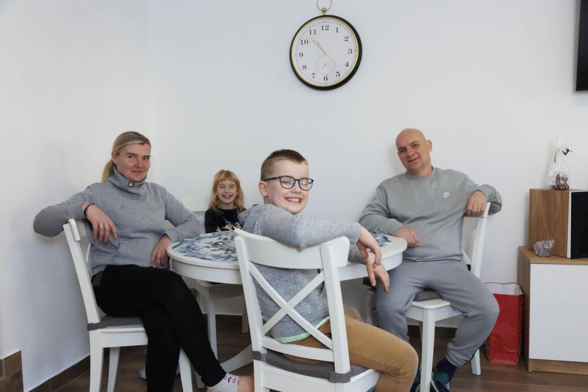 Powódź zabrała im wszystko, a teraz znów są w domu! Ogromna radość u rodziny Lubczyńskich. „To będą cudowne święta”