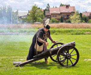 Zamek Ćmielów powraca do życia! Historia, rock’n’roll i wielkie otwarcie w najbliższy weekend