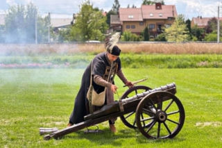 Zamek Ćmielów powraca do życia! Historia, rock’n’roll i wielkie otwarcie w najbliższy weekend