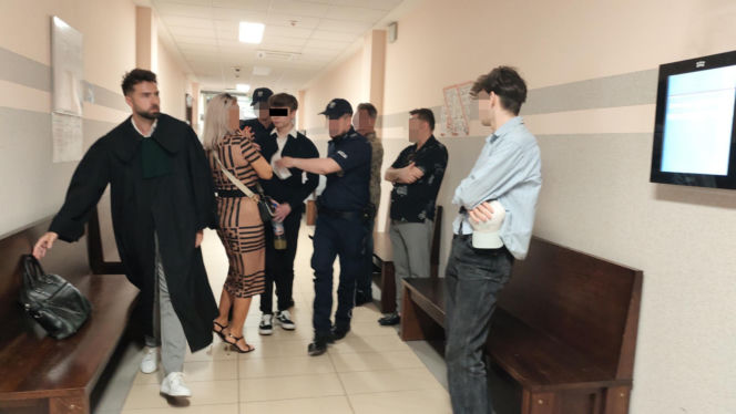 Jechał pod wpływem alkoholu, rozbił mercedesa o słup. 18-letnia Ania zginęła na miejscu