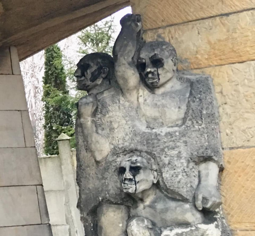 Zdewastowana Kalwaria Panewnicka